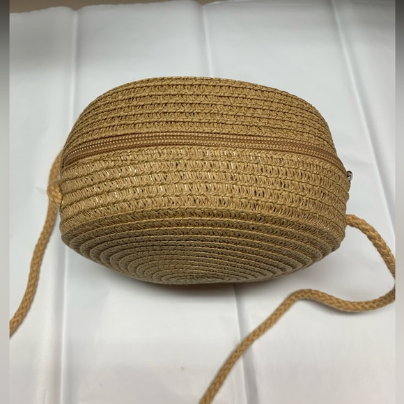 Mini Minimalist Straw Bag - Picture 5 of 6